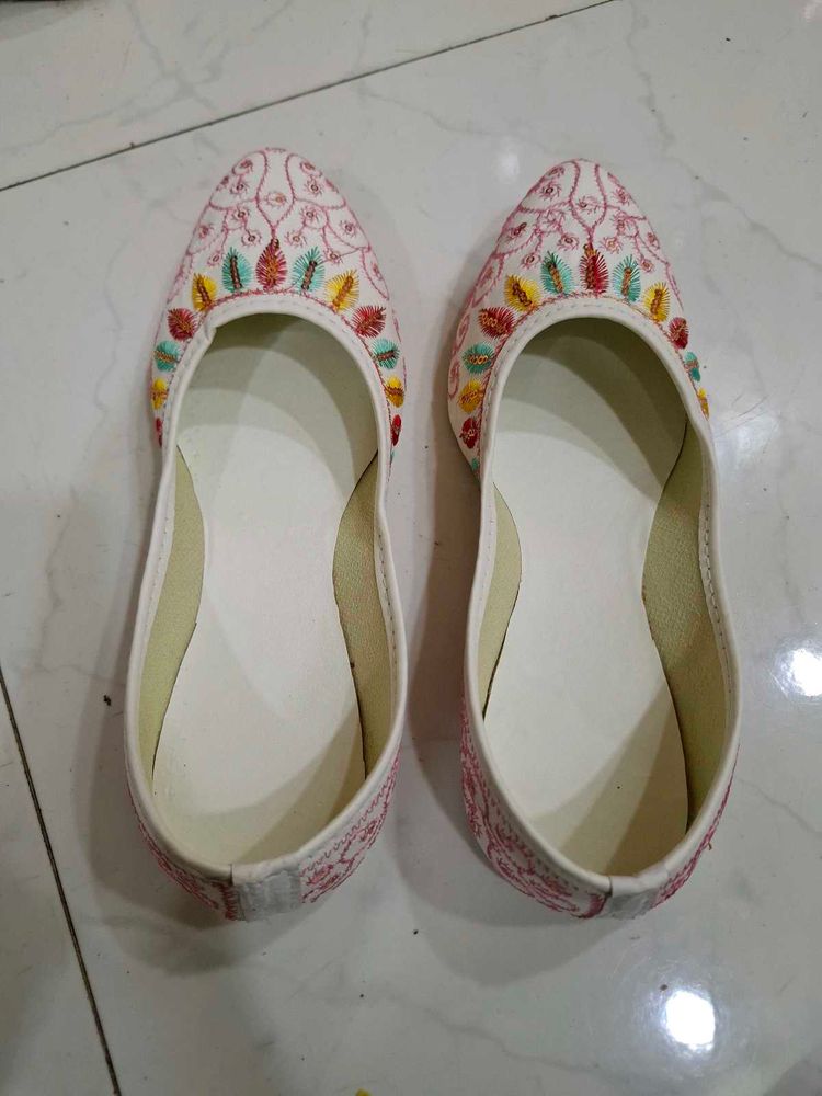 Embroidered Juttis - Traditional Footwear