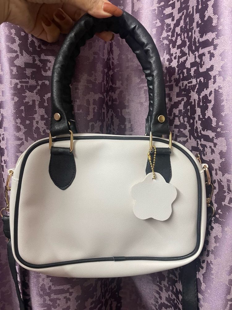 Chic White &amp; Black Handbag