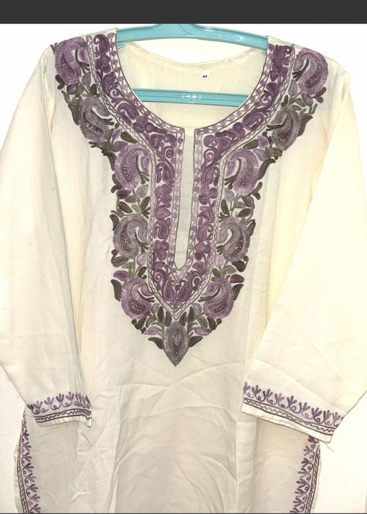 Embroidered Kashmiri kurti