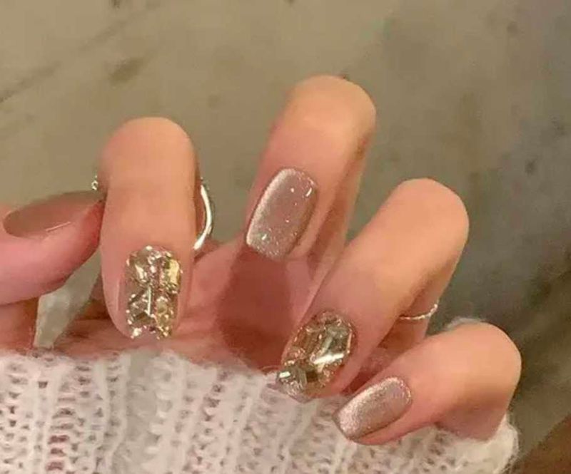 Glamorous Rhinestone Press-On Nails