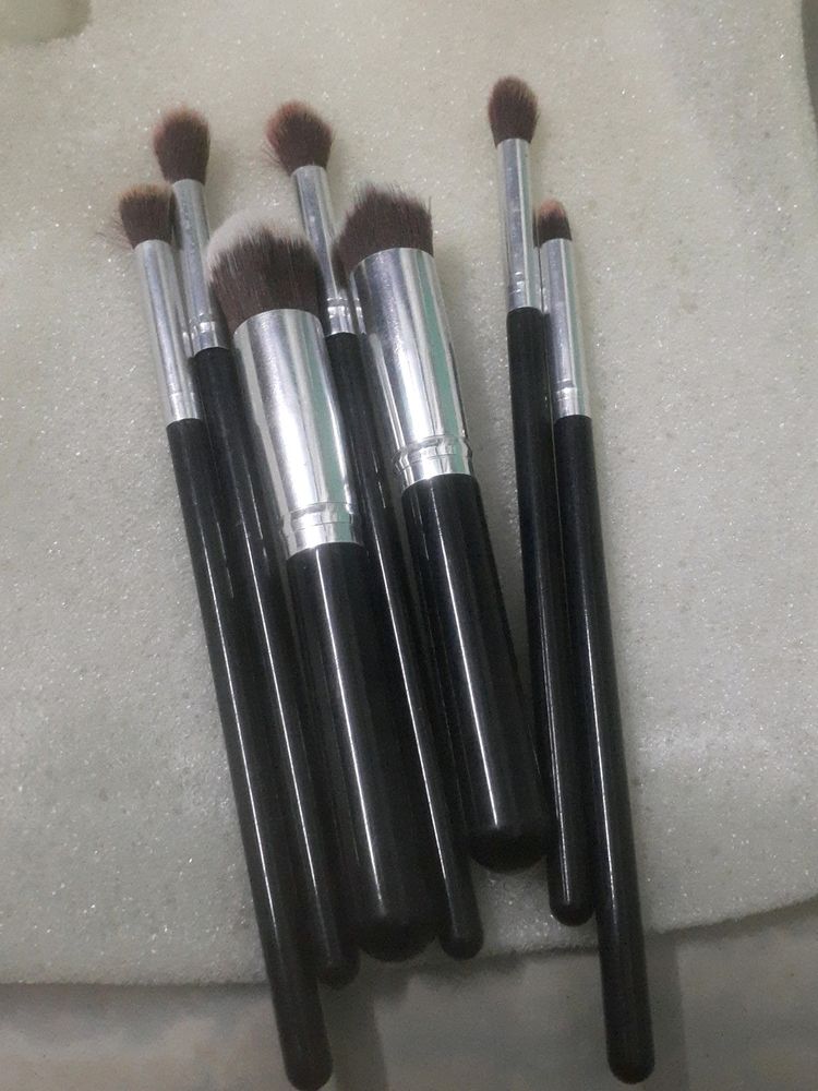 Makeup Brush Set ( 7 ) With a Freebie