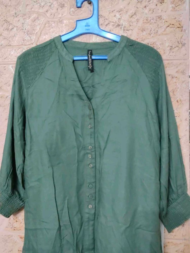 Stylish Green V-Neck Button-Up Tunic