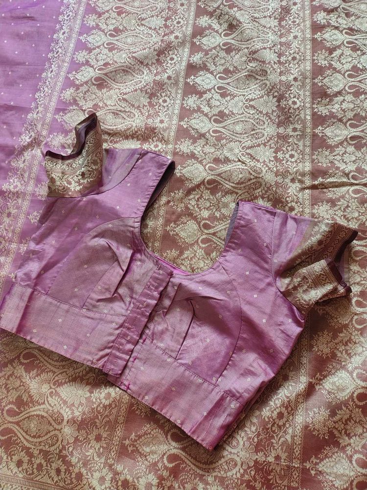 Elegant saree with stiched blouse