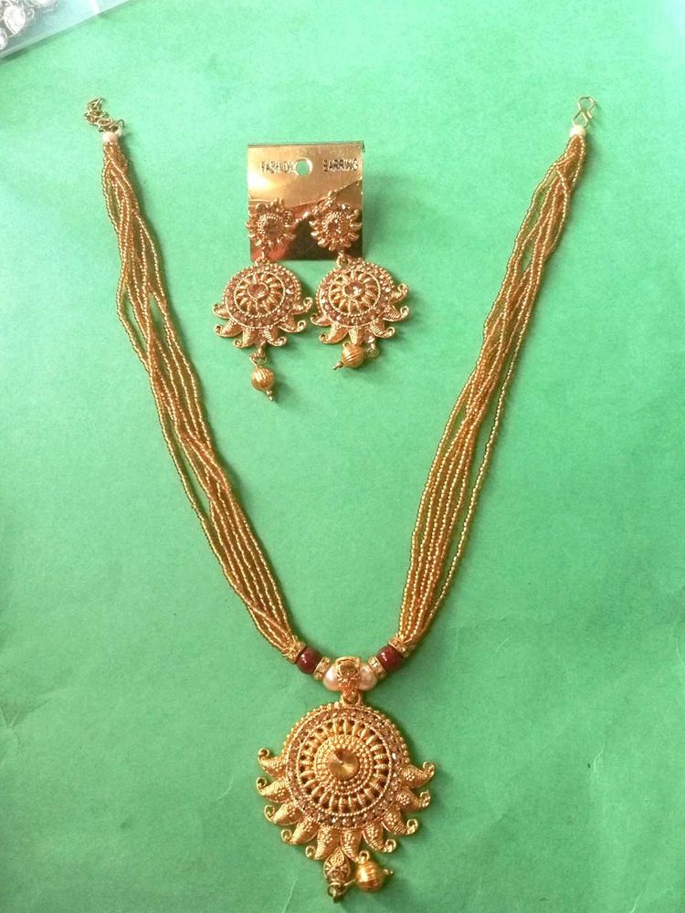 Gold Toned Necklace &amp; Earring Set