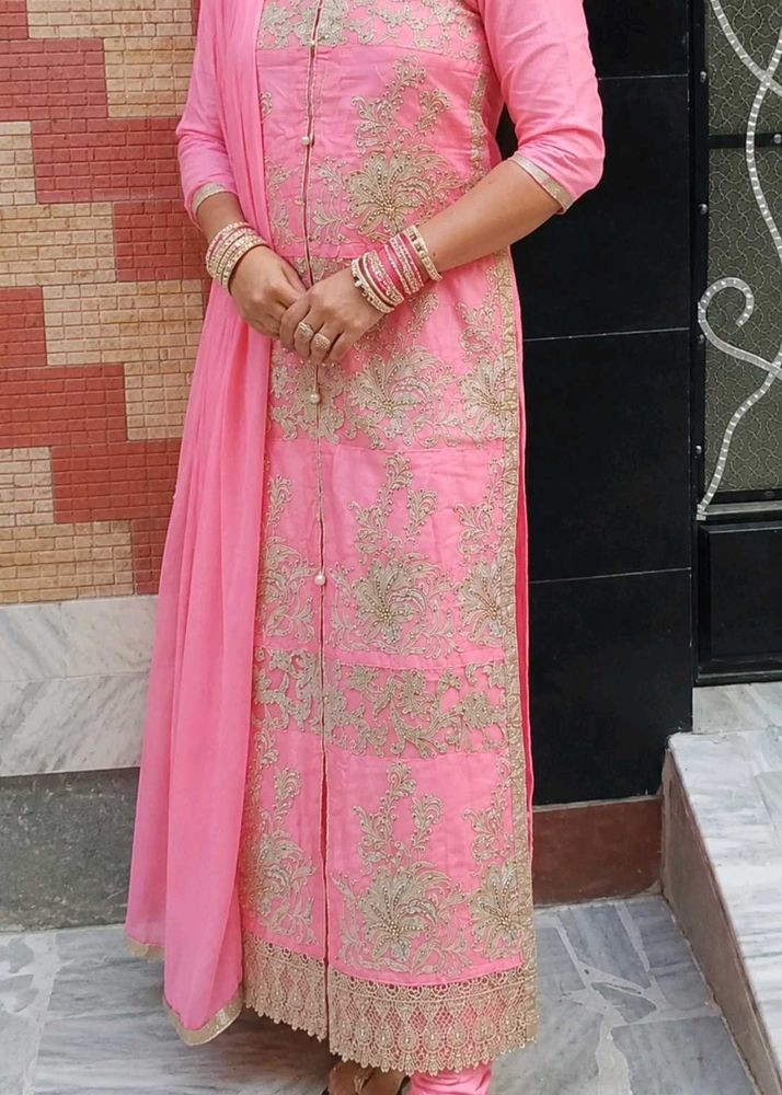 Beautiful Pink Embroidered Kurta Set