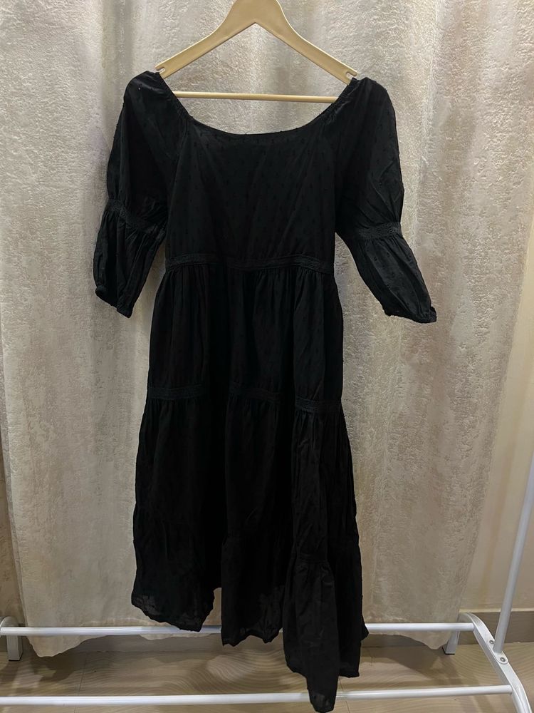 off shoulder black dress