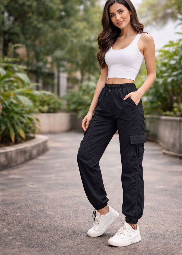 Stylish Black Cargo Pants🦋