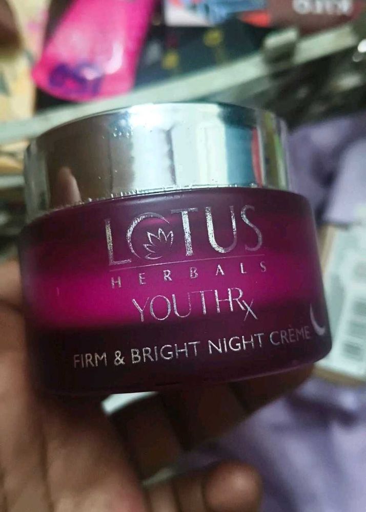 Lotus Herbals YouthRX Night Creme