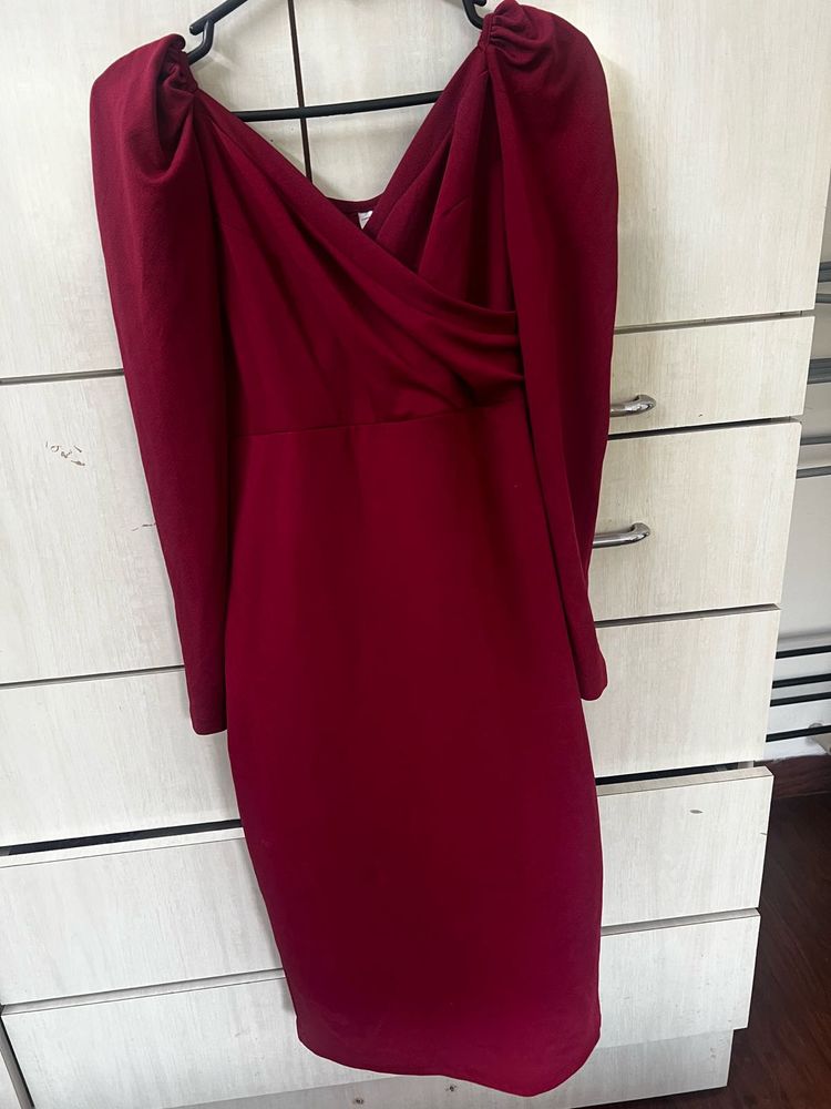 Elegant Burgundy Long Sleeve Dress