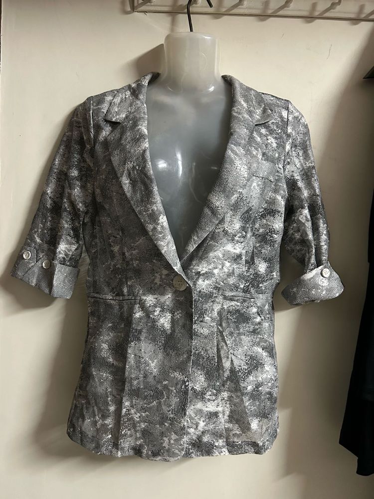 Stylish Grey Patterned Blazer