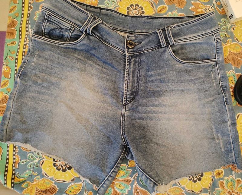 ✨ Xpose Stretchable Denim Shorts | Size 34 |