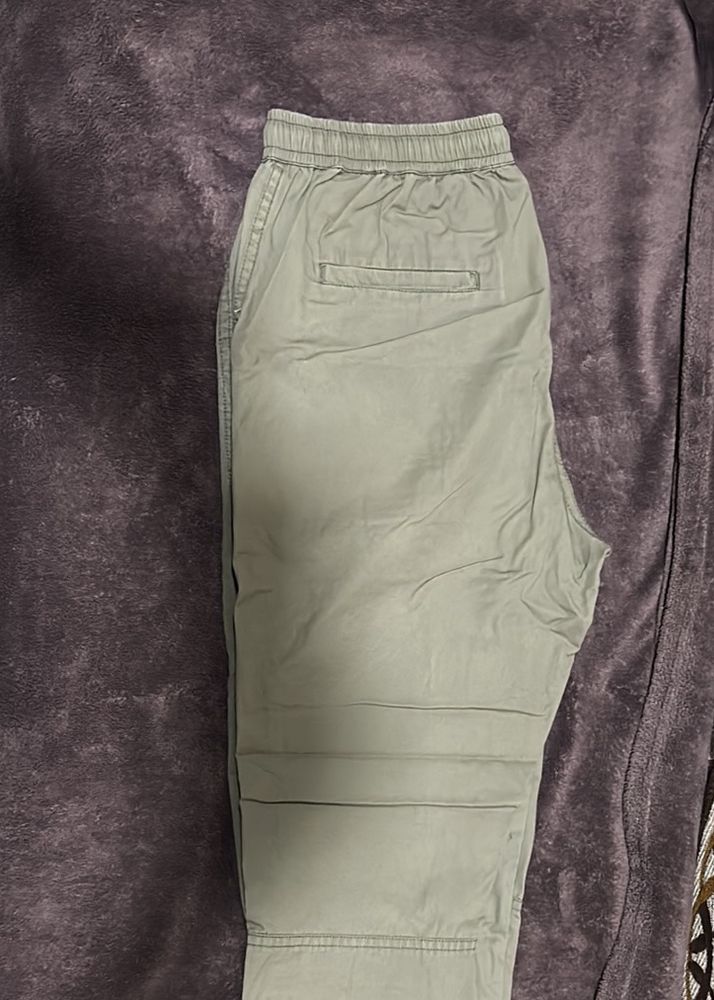 Trendy Girls Cargo Pants Green Colour