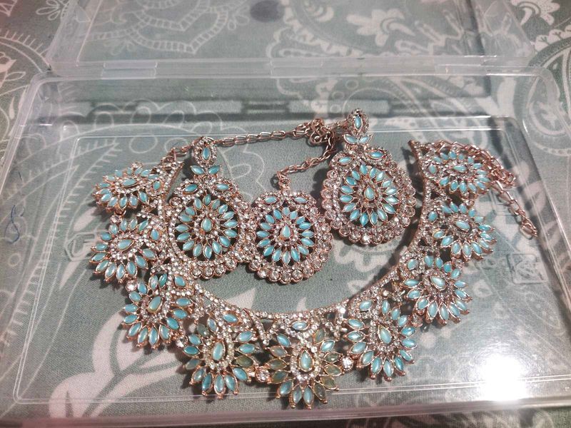 Stunning Blue Stone Jewellery Set