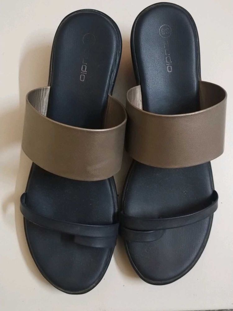 Two-Tone Slide Sandals