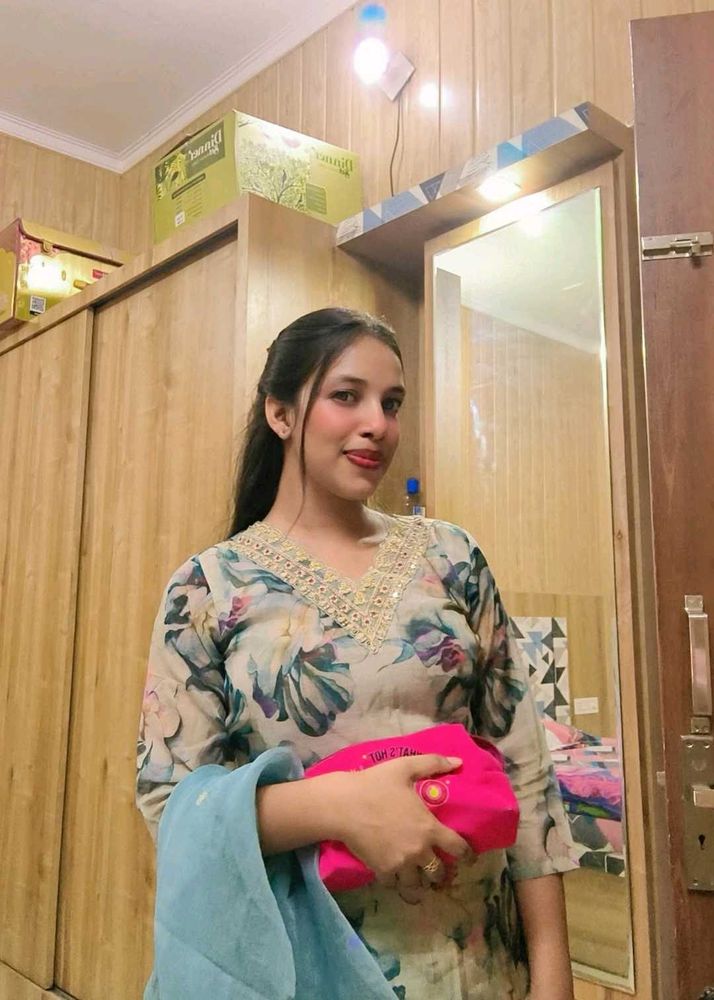😍😍Floral Kurta Set with Dupatta