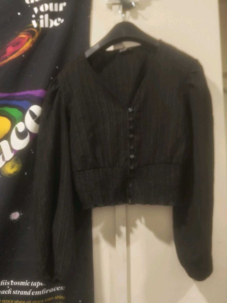 Chic Black Cropped Button-Up Top