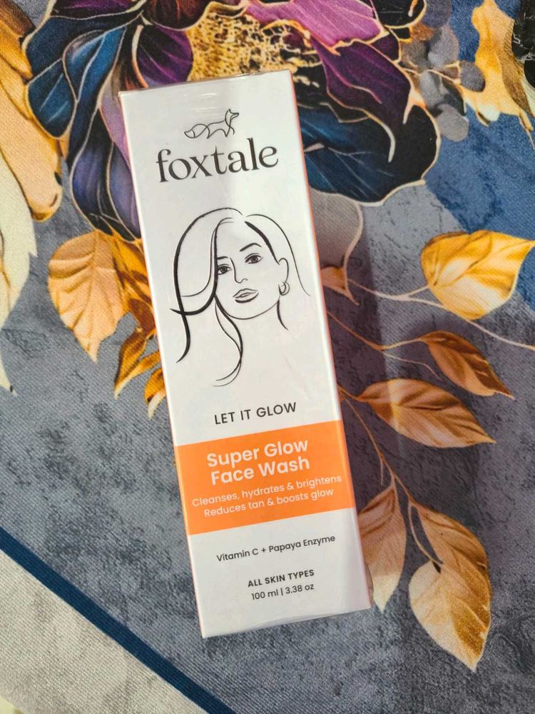 Foxtale Super Glow Face Wash