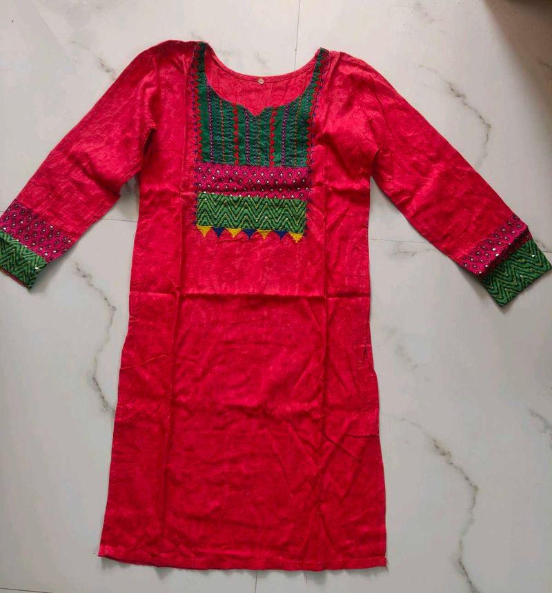 Vibrant red Embroidered Kurta