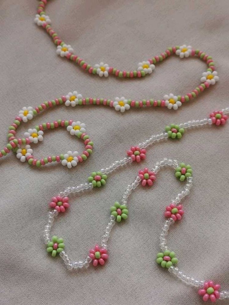 Daisy Beaded Necklaces💚💗
