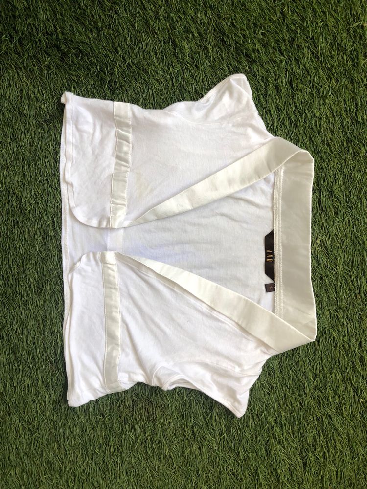 white shrug from and for women.