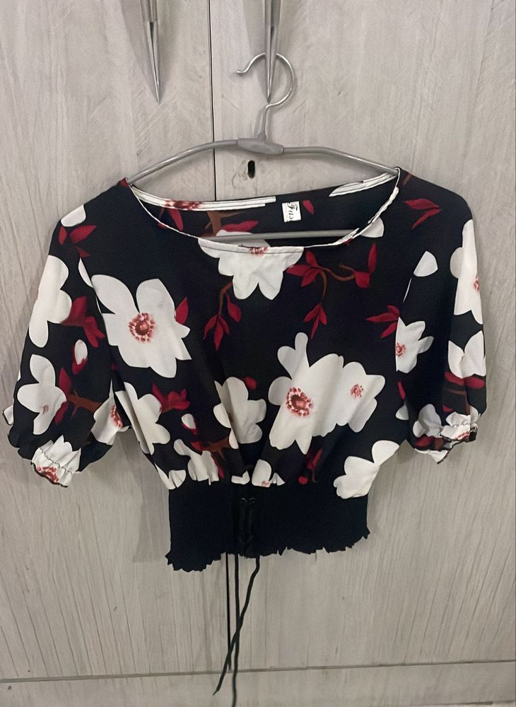 Floral Print Crop Top with Lace-up Detail