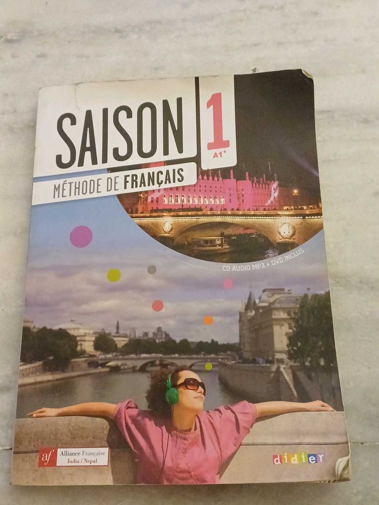 Saison 1: Methode de Francais Textbook