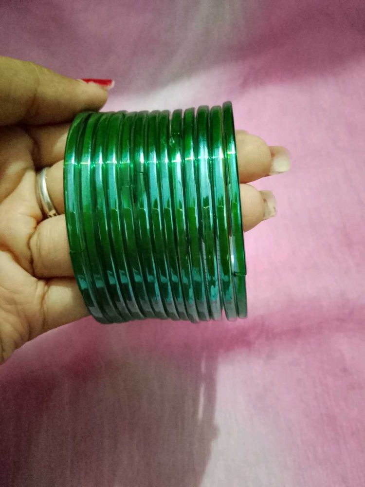 Emerald Green Glass Bangles Set