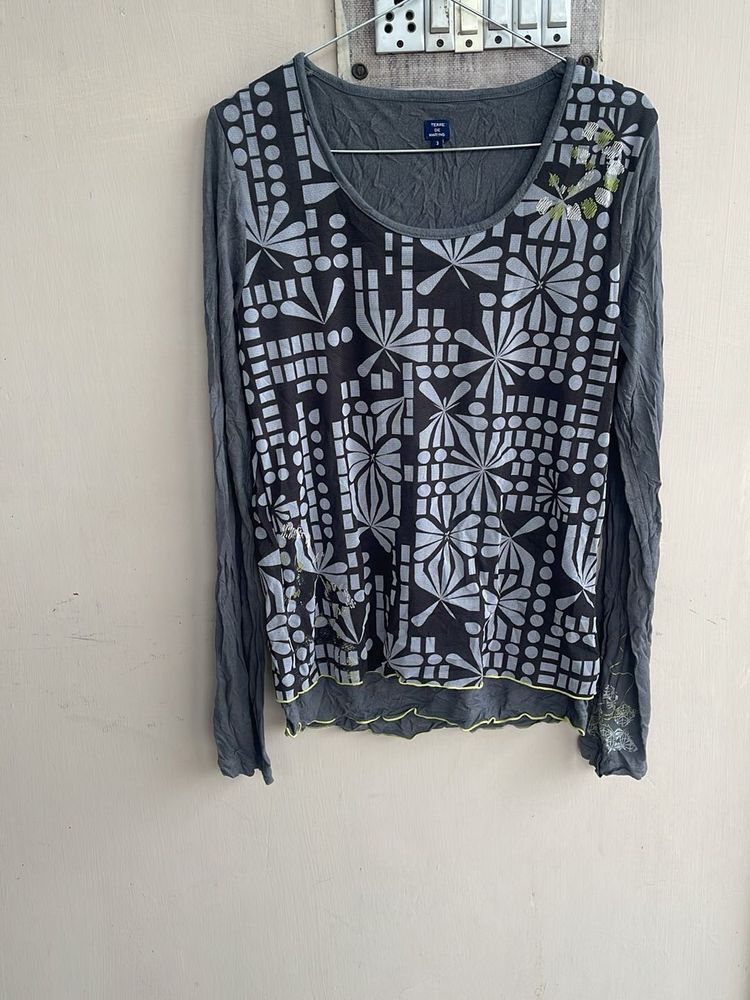 Stylish Graphic Print Long Sleeve Top