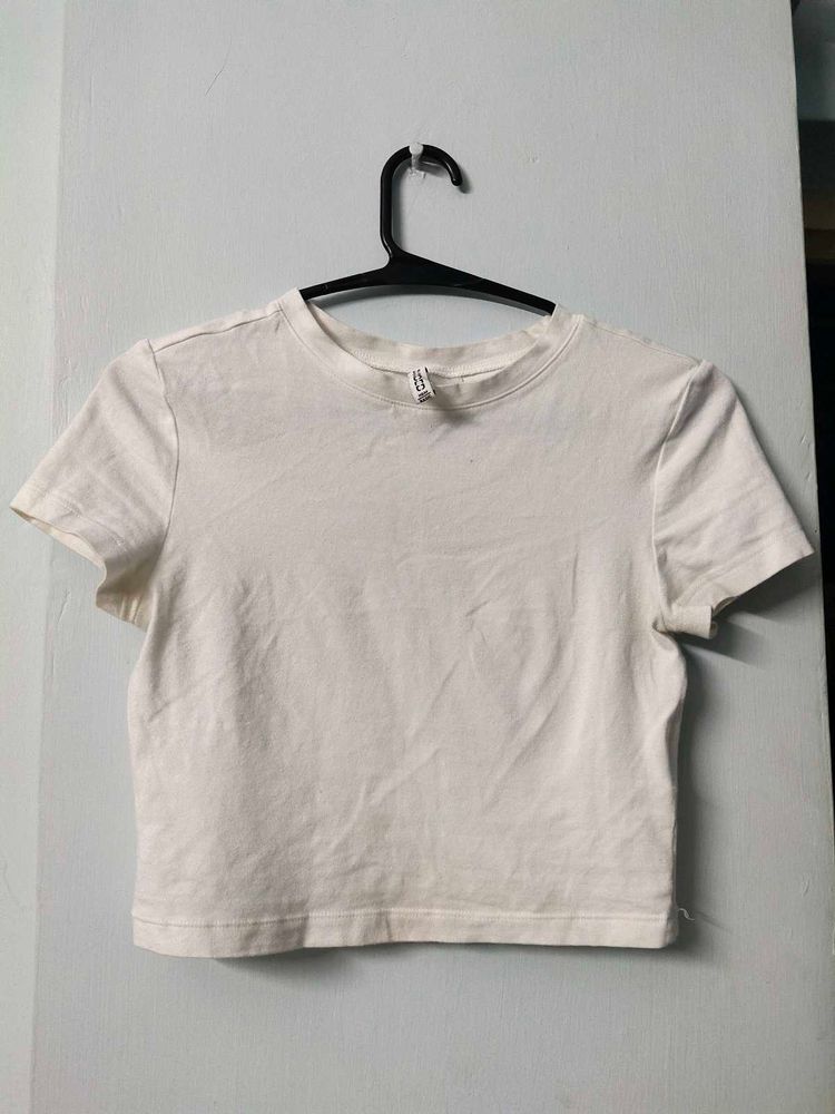 white/black Cropped T-Shirt