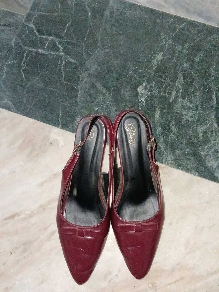 Stylish Burgundy Bow Heels
