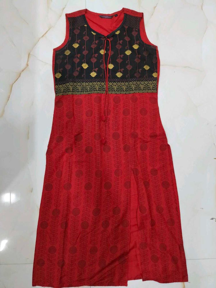 Red &amp; Black Printed Sleeveless Kurta