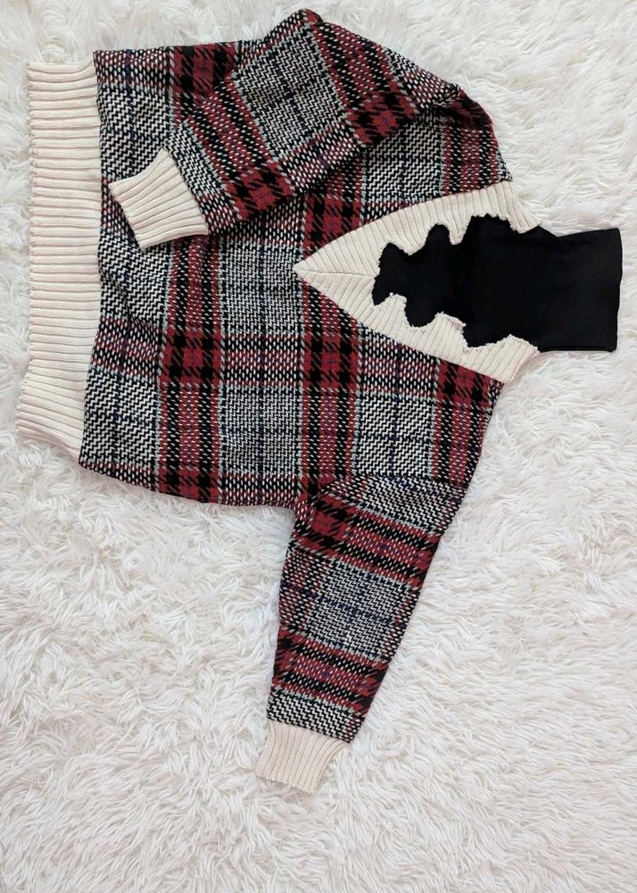 PLAID TURTLE NECK SWEATER