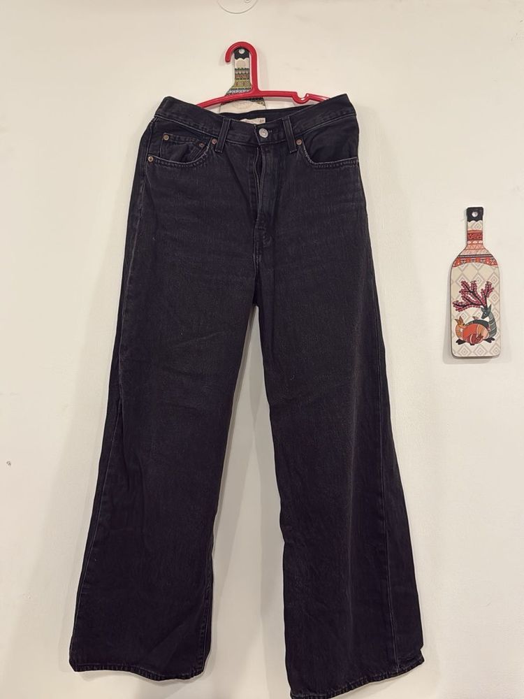 Levi's Wide Leg Jeans