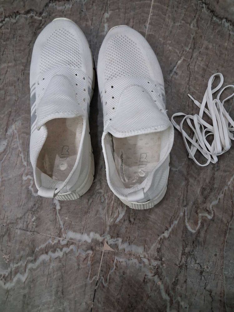 White  shoe