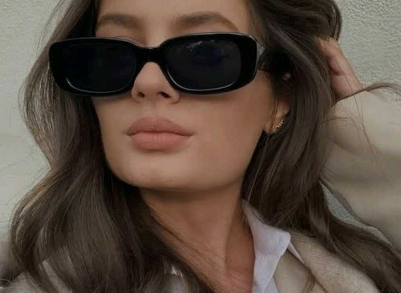 Black Retro Sunglasses