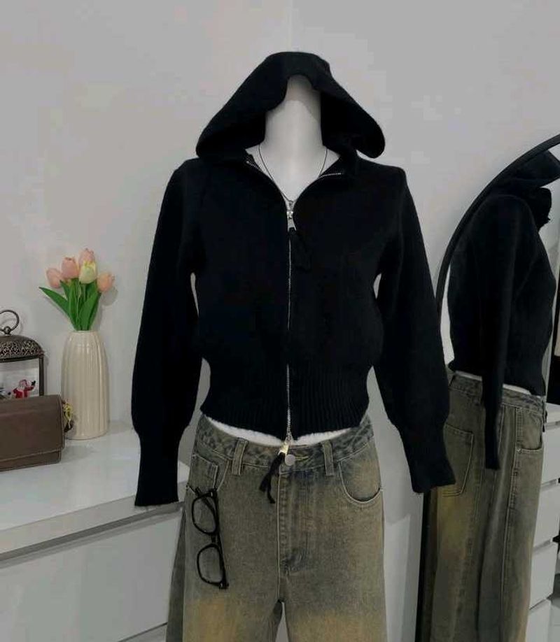 Black Cropped Zip-Up Hoodie