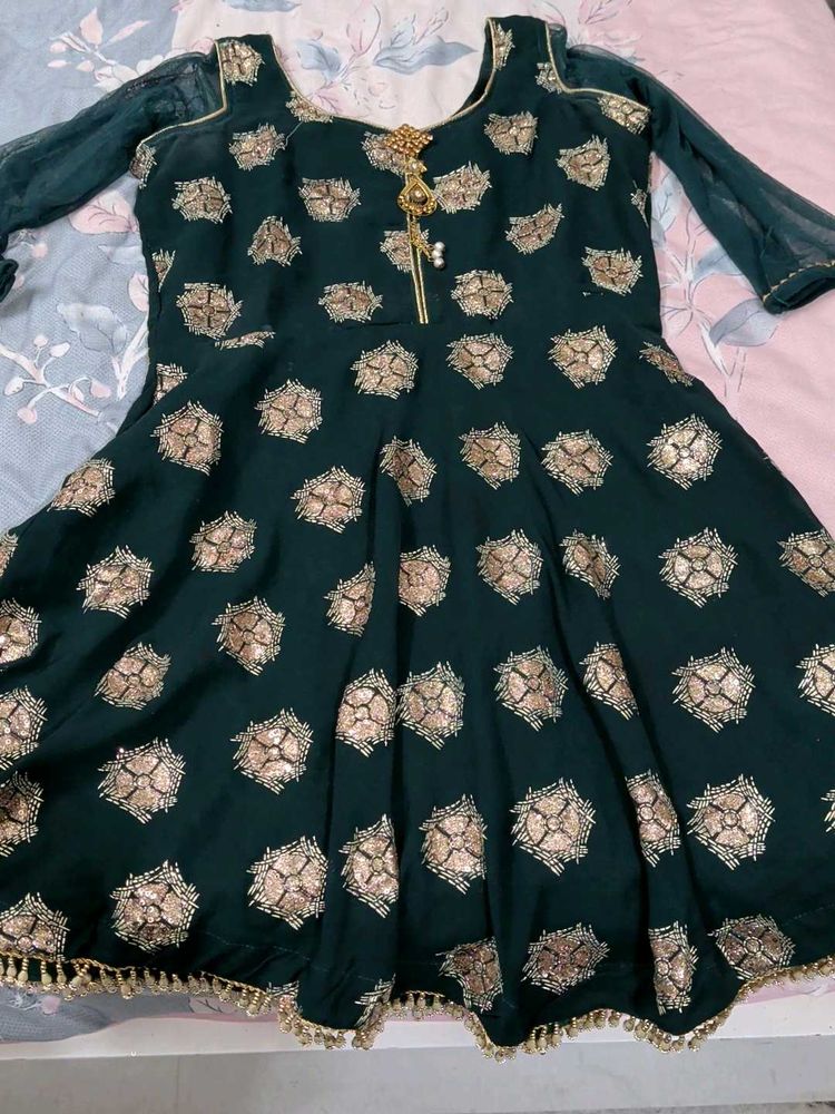 Elegant Dark Green Embellished Kurta
