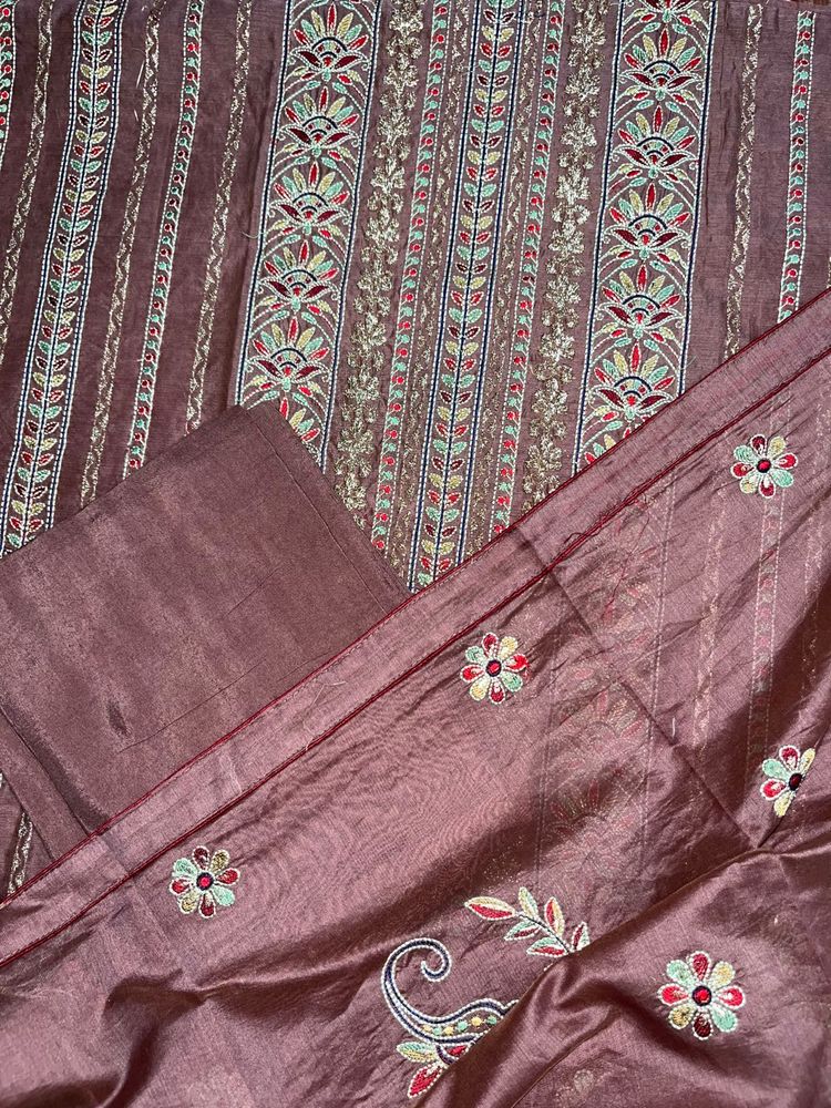 Elegant Embroidered Salwar Kameez Set