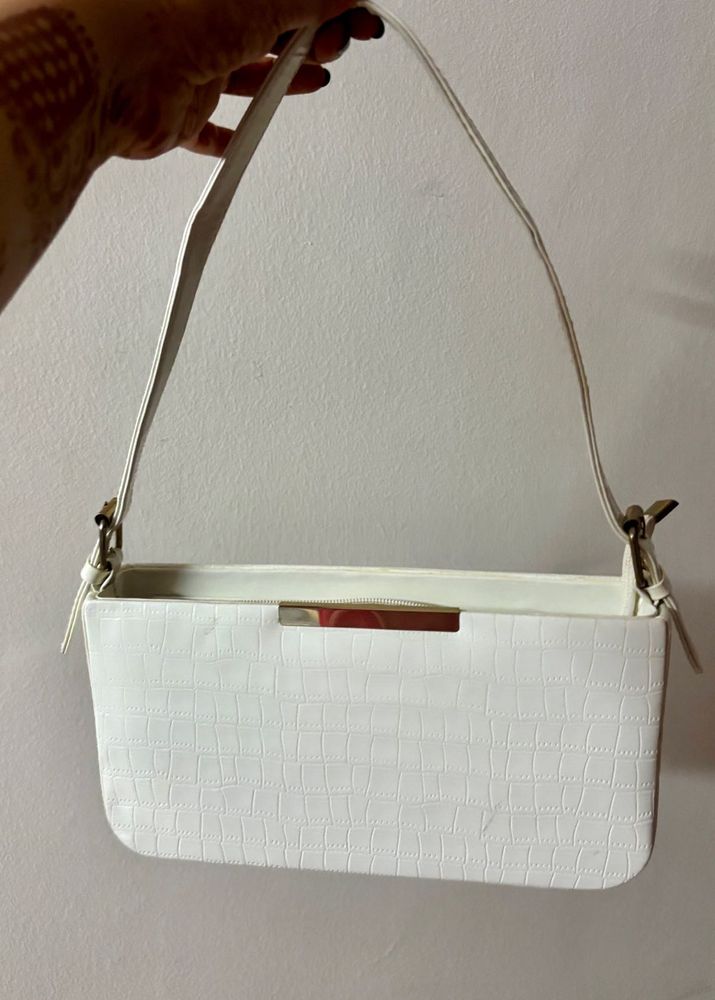 Chic White Croc Embossed Shoulder Bag