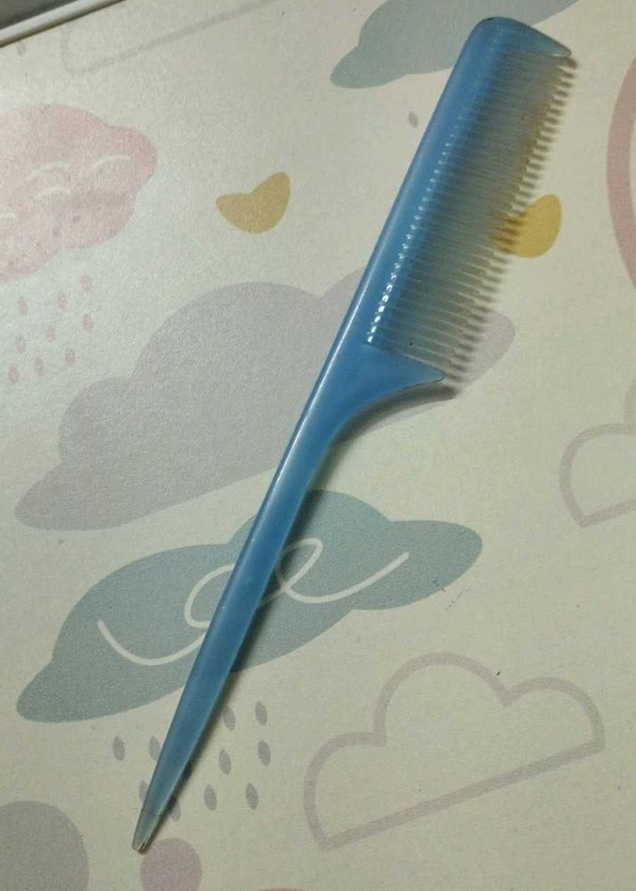 Blue Tail Comb
