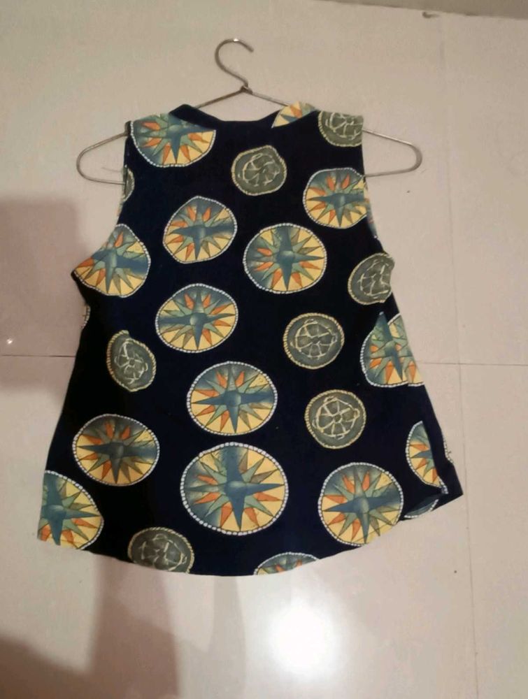Unique Compass Print Sleeveless Top