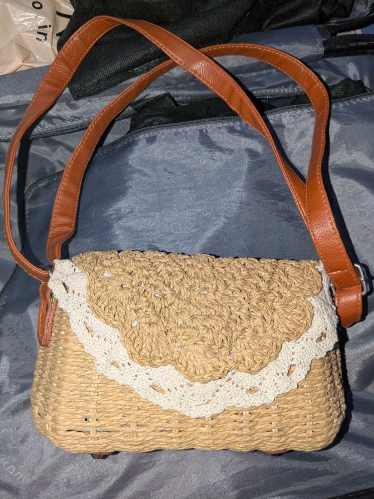 Chic Woven Crossbody Bag with Lace Trim