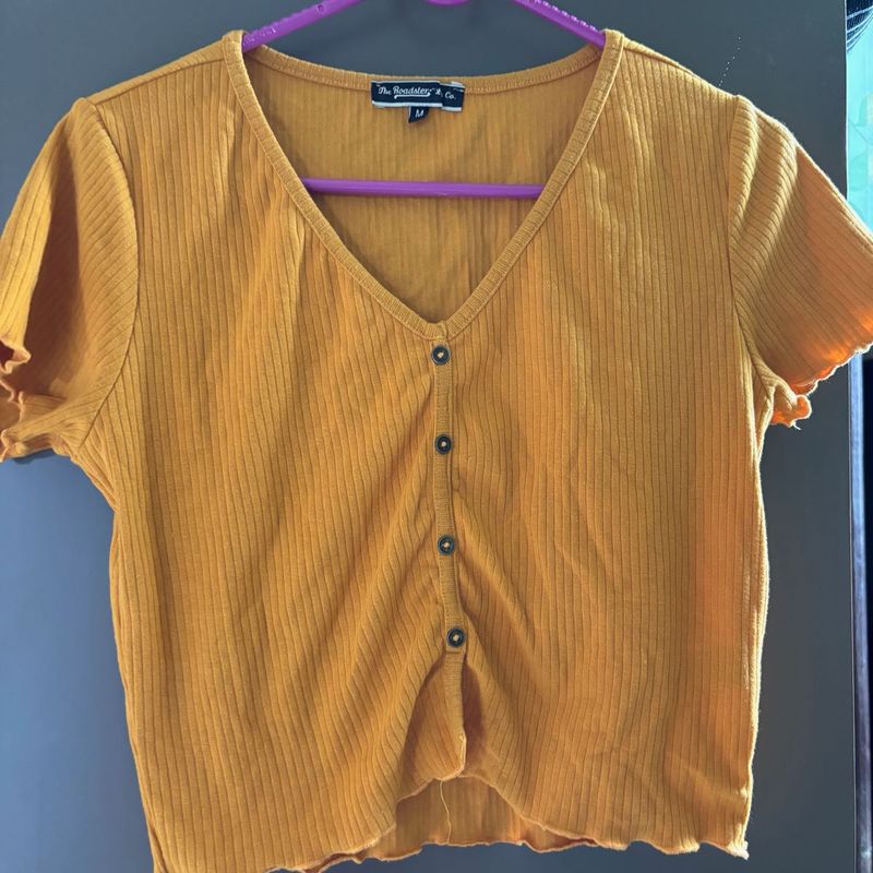 Mustard Ribbed Button-Up Crop Top size M