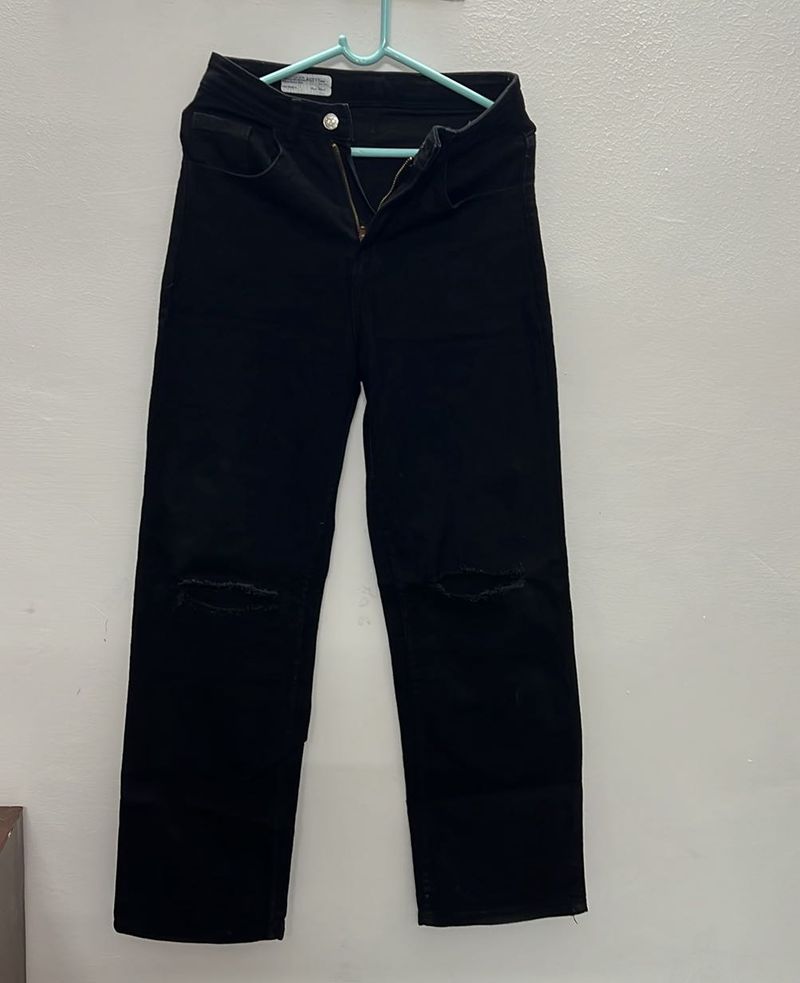 Pretty Ripped Black Denim 🐾🕸️