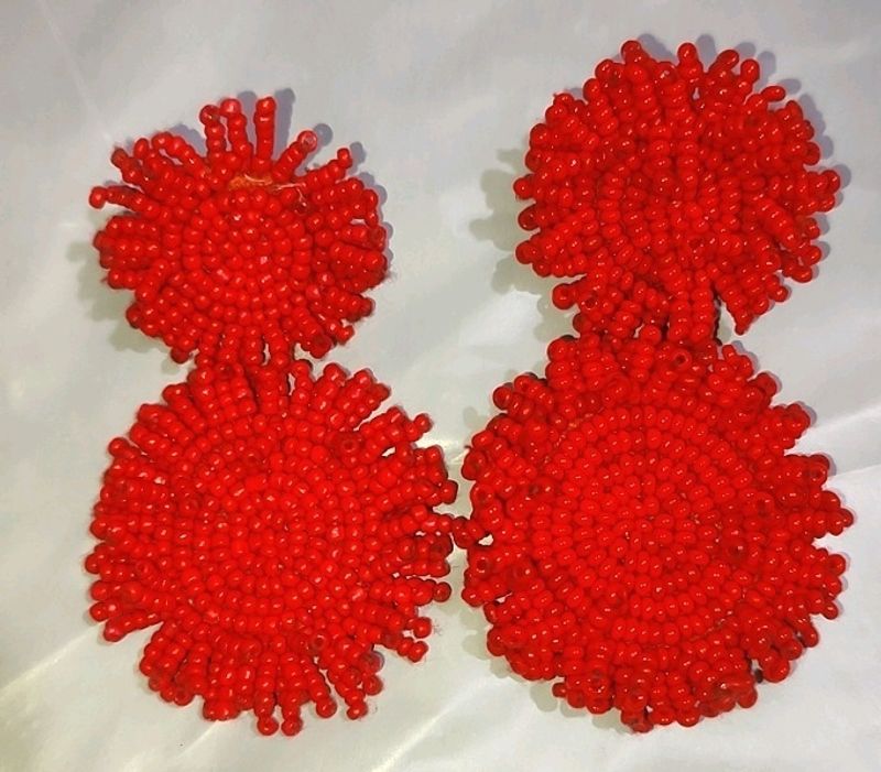 Red Earing 2 Studs