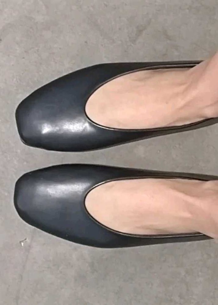 Bata black ballet flats