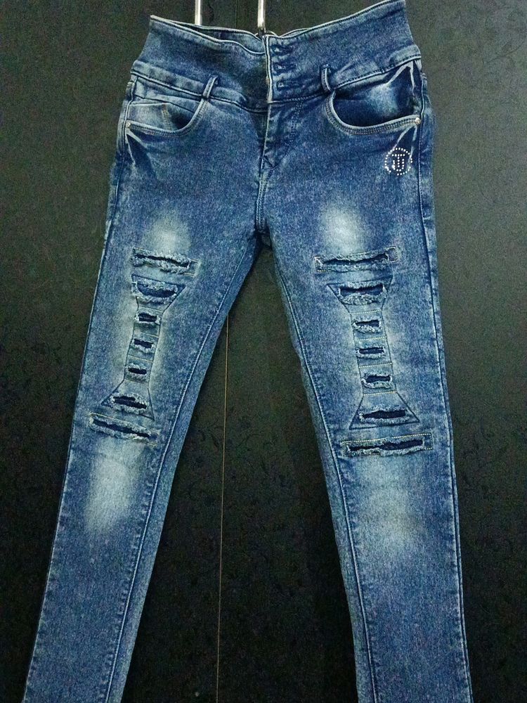 Trendy Ripped Jeans
