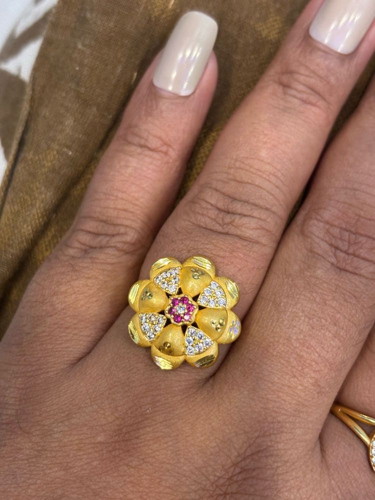 Exquisite Floral Gold Ring with CZ &amp; Ruby
