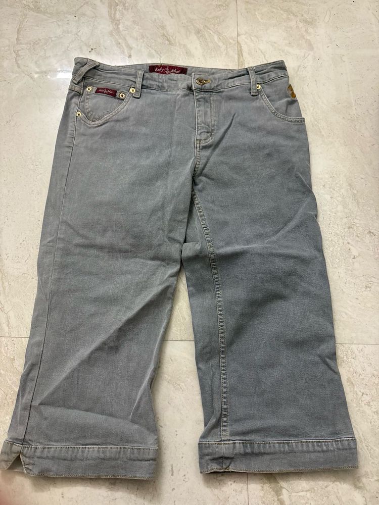 Y2K Trending  Capri Jeans
