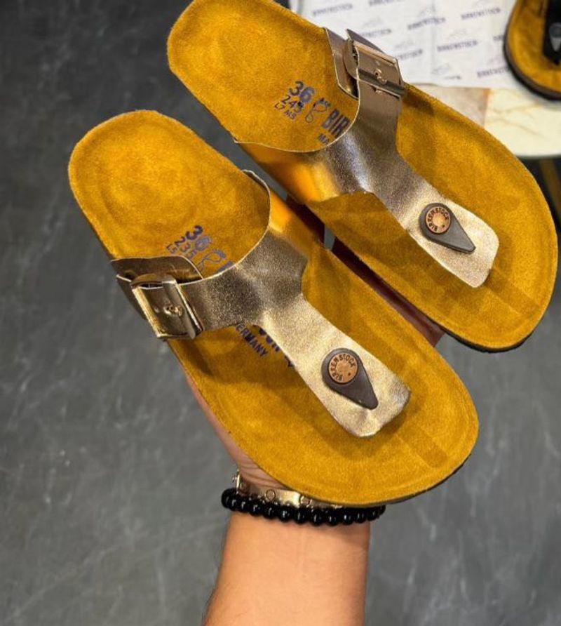 Birkenstock Gizeh Metallic Gold Sandals